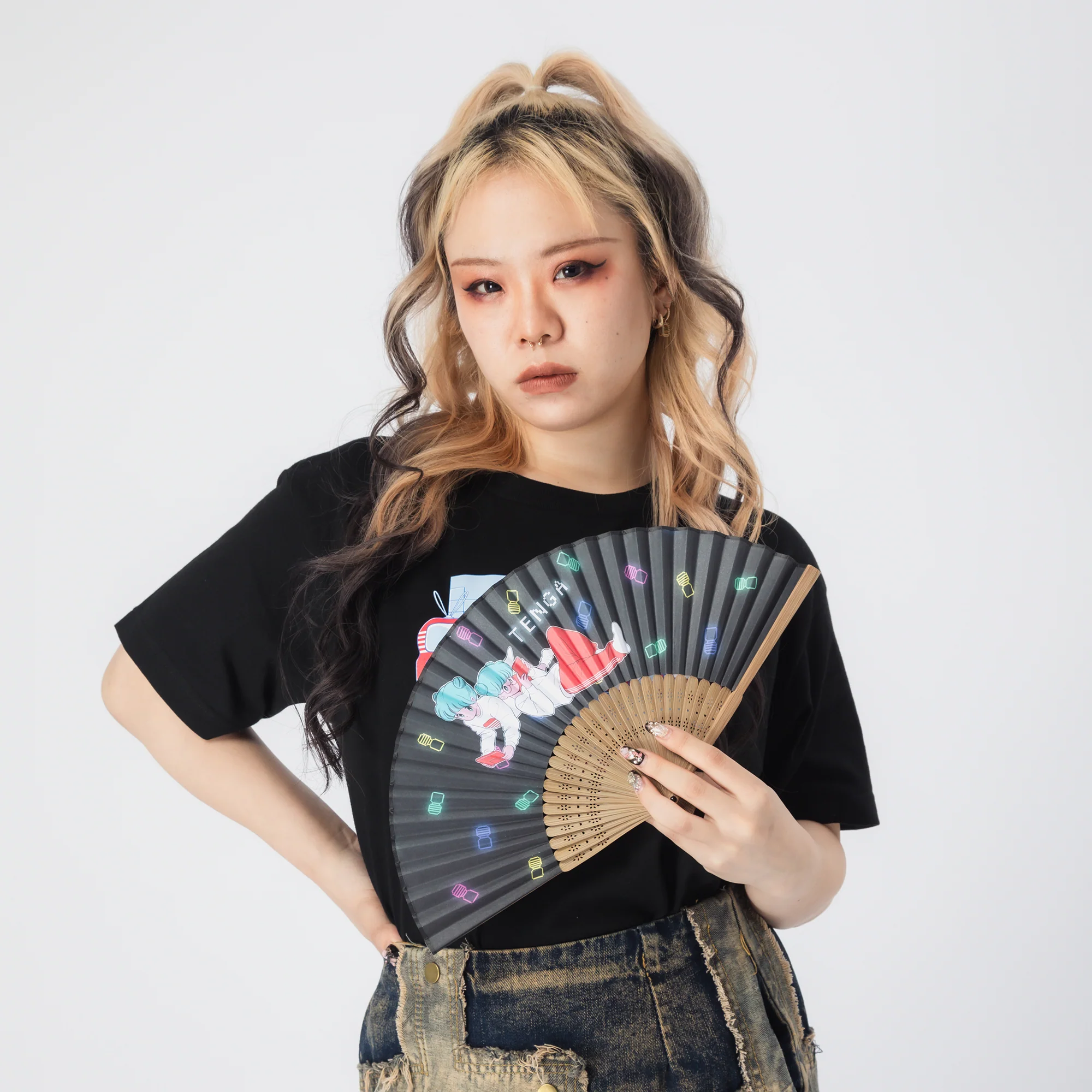TENGA × BOB a.k.a En-Chan PLAY GAME Hand Fan Black - Image 2